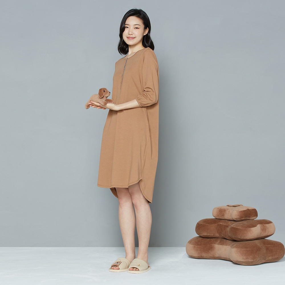 素面縮口七分袖洋裝-歐蕾棕產品圖