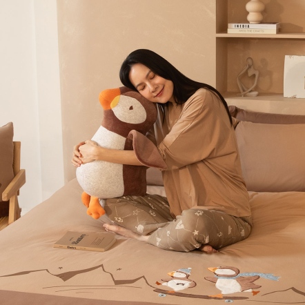 海鸚鵡立體抱枕-可可棕