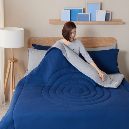 減法美學｜同心圓素色雙人冬被(6x7呎)-深邃藍