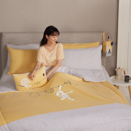 好心情垂耳兔 四季被-金合歡黃