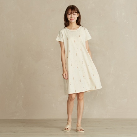 長頸鹿印花短袖洋裝-沙丘白