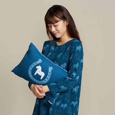 幸運馬蹄方形抱枕（30x45公分）-極光藍