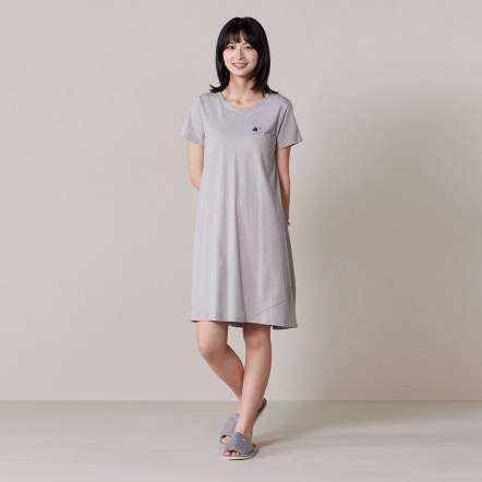 【膠原美膚】網路限定 | 愛心網印短袖洋裝-迷霧灰
