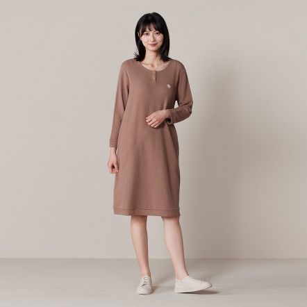 華夫格冰島馬繡花長袖洋裝-可可棕