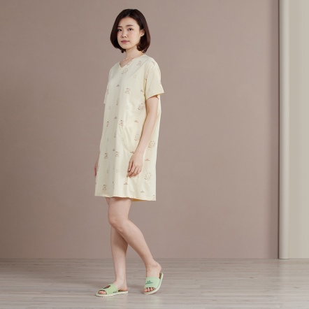 LINE FRIENDS｜好友地球印花短袖洋裝-鵝絨黃