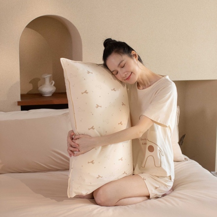 【攜旺認養】長頸鹿印花信封式枕套1入-沙丘白