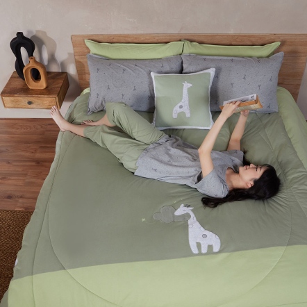 【攜旺認養】長頸鹿 四季被-亞麻綠