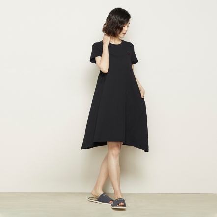 三色梗犬繡花不對稱下擺洋裝-黑