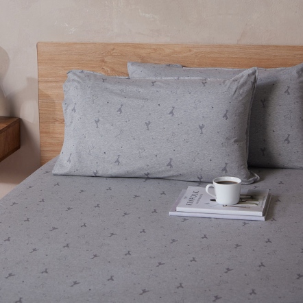 【攜旺認養】長頸鹿 印花床包-迷霧灰