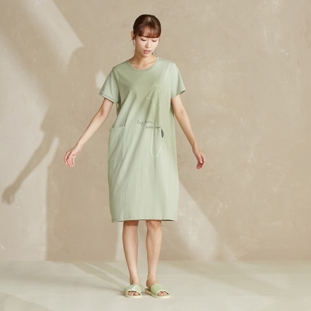 長頸鹿網印短袖洋裝-亞麻綠